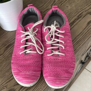Pink Rockport sneakers, super comfortable